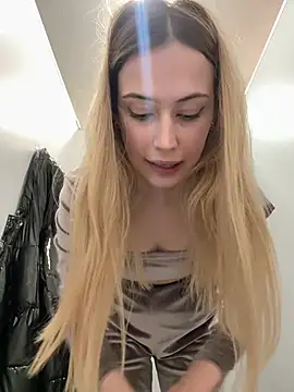 blonde exe online show from March 4, 9:04 am