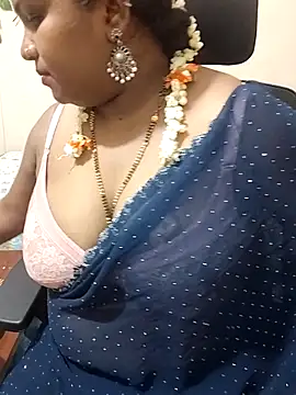 Snapshot of Archana_achu143 chatting on April 2, 9:01 pm Archana achu143 online show from April 2, 9:01 pm