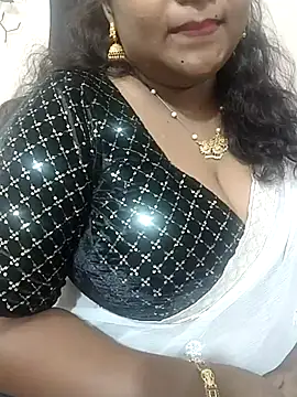 Snapshot of Archana_achu143 chatting on May 2, 10:09 am Archana achu143 online show from May 2, 10:09 am