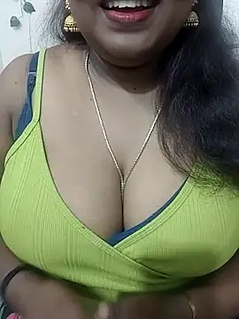 Snapshot of Archana_achu143 chatting on May 16, 1:21 pm Archana achu143 online show from May 16, 1:21 pm