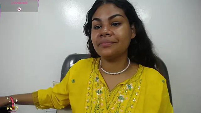 yaazhinii online show from April 28, 11:48 am