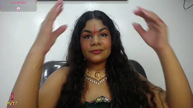 yaazhinii online show from May 22, 12:22 pm