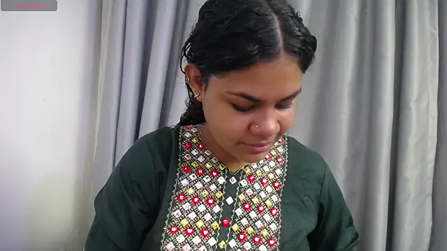 yaazhinii online show from June 16, 11:46 am