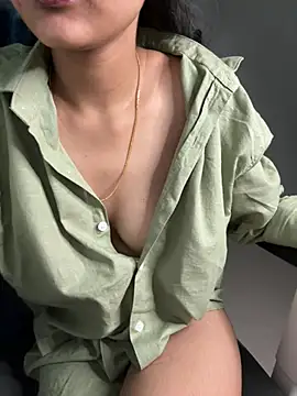 Snapshot of godessoflust chatting on May 20, 8:04 pm godessoflust online show from May 20, 8:04 pm