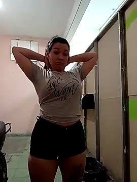 Snapshot of Beesametoda chatting on February 9, 1:59 pm Beesametoda online show from February 9, 1:59 pm