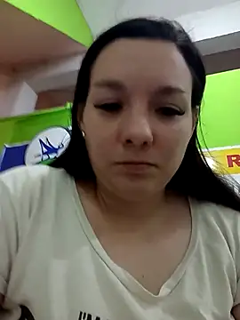 Snapshot of Beesametoda chatting on February 24, 5:44 pm Beesametoda online show from February 24, 5:44 pm