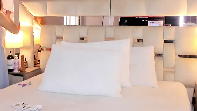 EloiseClairmont online show from March 13, 7:53 pm