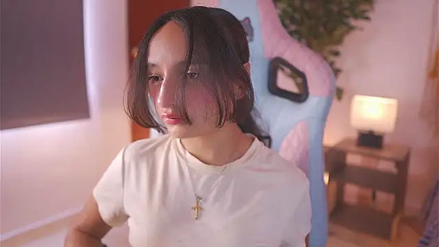  emily jonexs online show from February 5, 3:27 pm