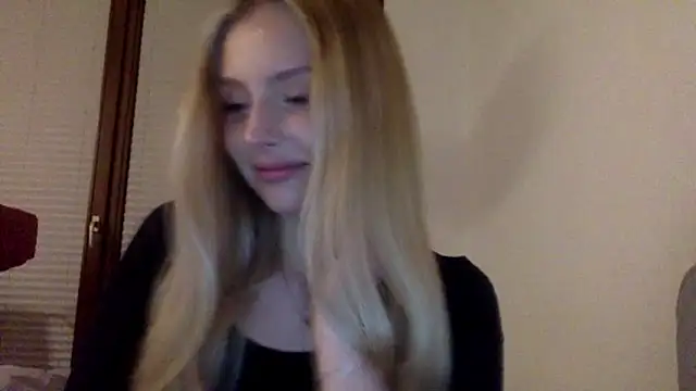 MayaWetDream online show from April 29, 8:26 pm