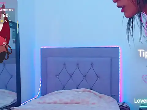 moonlyvelvet online show from February 9, 8:57 pm