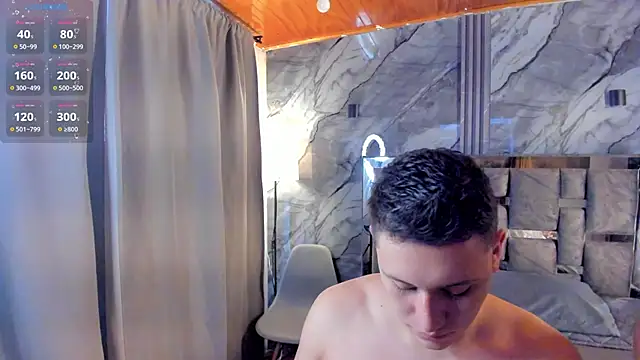 Snapshot of Manson_and_Zoe chatting on March 5, 11:28 am Manson and Zoe online show from March 5, 11:28 am