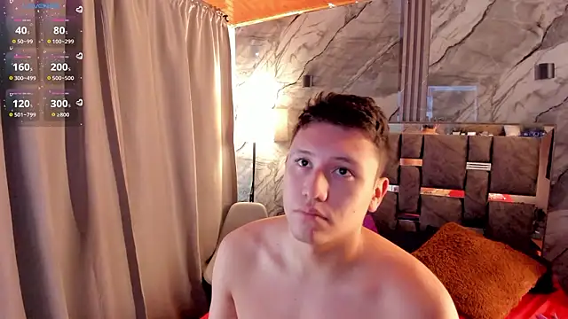 Snapshot of Manson_and_Zoe chatting on March 19, 11:25 am Manson and Zoe online show from March 19, 11:25 am