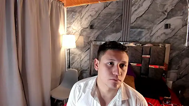 Snapshot of Manson_and_Zoe chatting on March 20, 11:37 am Manson and Zoe online show from March 20, 11:37 am