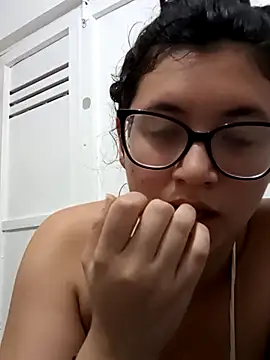 Dahlia-Rose online show from February 28, 4:02 am