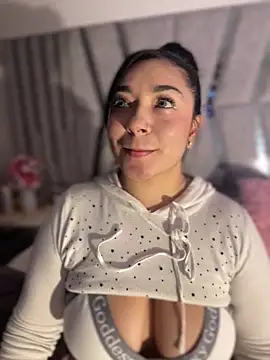 Grecia Valmont online show from March 14, 9:31 pm