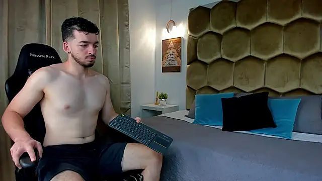 Logan Wolf-js online show from April 5, 3:20 pm