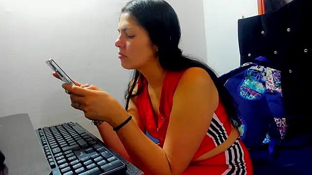 ari le online show from February 9, 4:00 pm