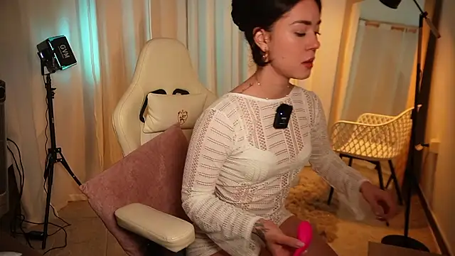 Madisonlara1 online show from February 6, 6:22 pm