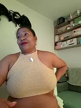 Snapshot of Nyomi_browm chatting on May 21, 3:52 pm Nyomi browm online show from May 21, 3:52 pm