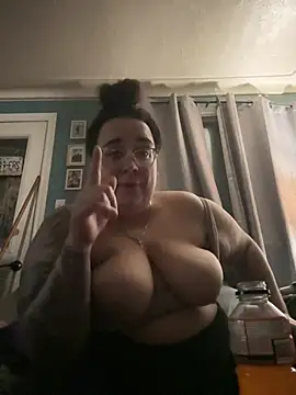 Snapshot of kayleighgirl chatting on April 25, 9:23 am kayleighgirl online show from April 25, 9:23 am