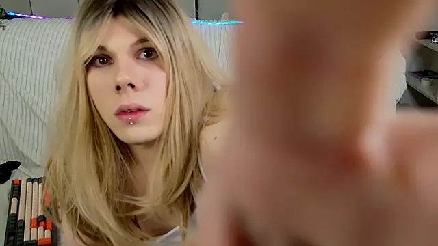 SnezanaLive online show from March 1, 8:44 pm