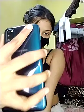 Naina-hott online show from June 1, 8:10 pm