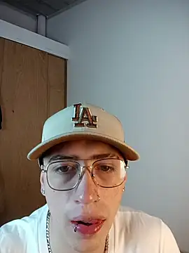 Emmanuel Lust online show from February 20, 12:16 pm