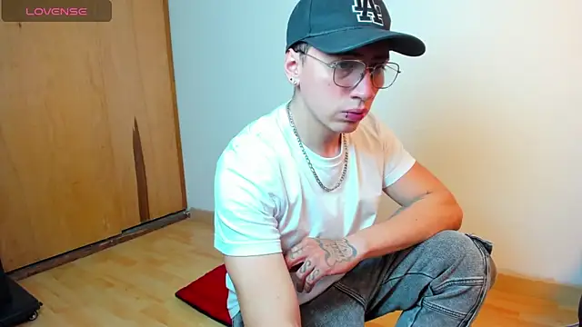 Emmanuel Lust online show from March 14, 12:21 pm