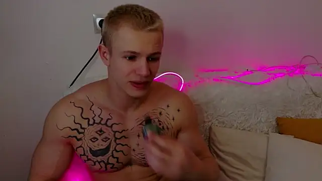 SterlingNoir online show from February 6, 1:36 pm