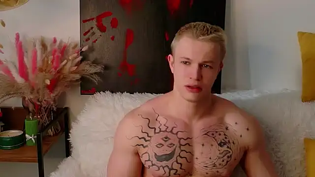 SterlingNoir online show from February 15, 8:46 am