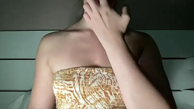 petiteetoile online show from June 30, 8:37 am