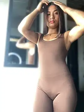 Snapshot of Romie_rous chatting on August 6, 3:58 pm Romie rous online show from August 6, 3:58 pm