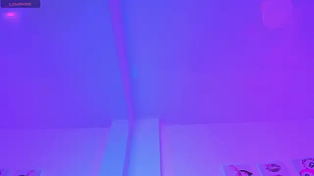 Madison Rosee online show from April 28, 12:20 am