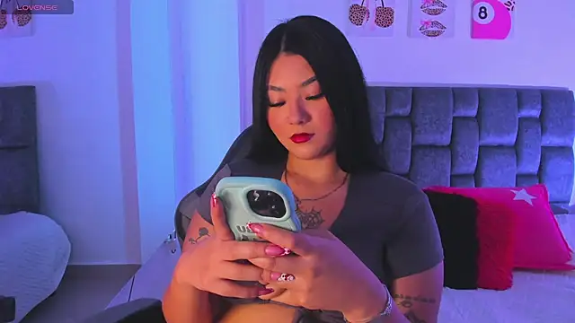 Madison Rosee online show from April 28, 2:27 am