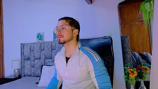 NICK MOSS  online show from March 16, 11:03 am