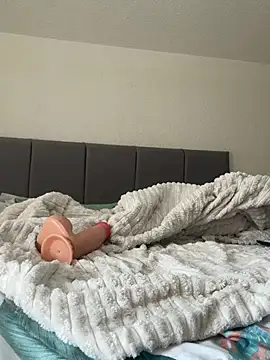 Ellyes World online show from March 25, 11:38 am