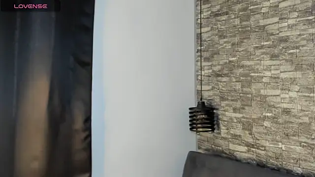 ASHLEY COLLINS1 online show from February 19, 11:39 am