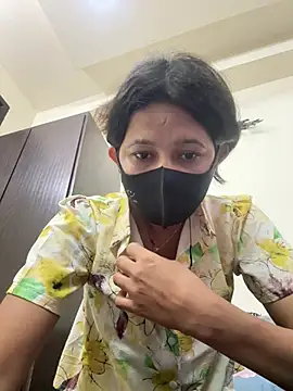 raavigirl online show from February 21, 9:32 am