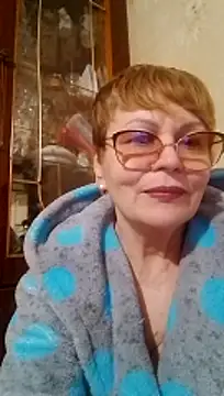 SophieBurns online show from April 29, 5:30 pm