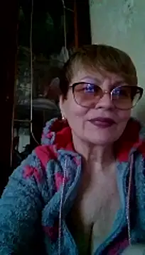 SophieBurns online show from May 2, 1:49 pm