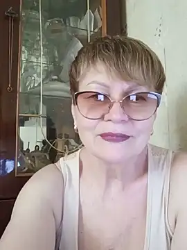SophieBurns online show from May 27, 10:45 am