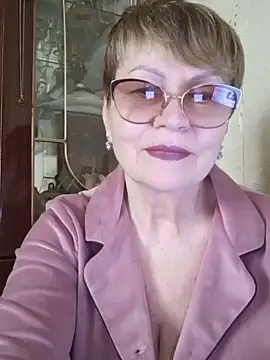 SophieBurns online show from May 28, 9:06 am