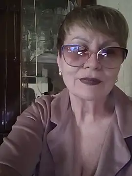 SophieBurns online show from June 2, 2:08 pm