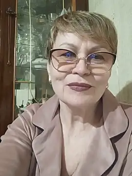 SophieBurns online show from June 3, 3:28 pm