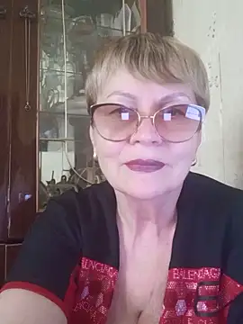 SophieBurns online show from June 12, 10:47 am