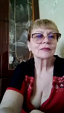 SophieBurns online show from June 15, 9:22 am
