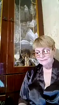 SophieBurns online show from June 16, 5:15 pm