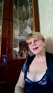 SophieBurns online show from July 14, 9:47 am