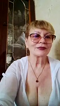 SophieBurns online show from July 17, 10:33 am