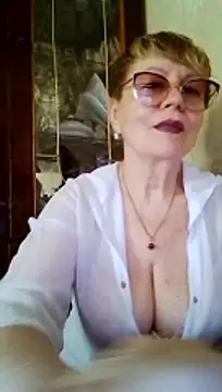 SophieBurns online show from July 19, 10:52 am